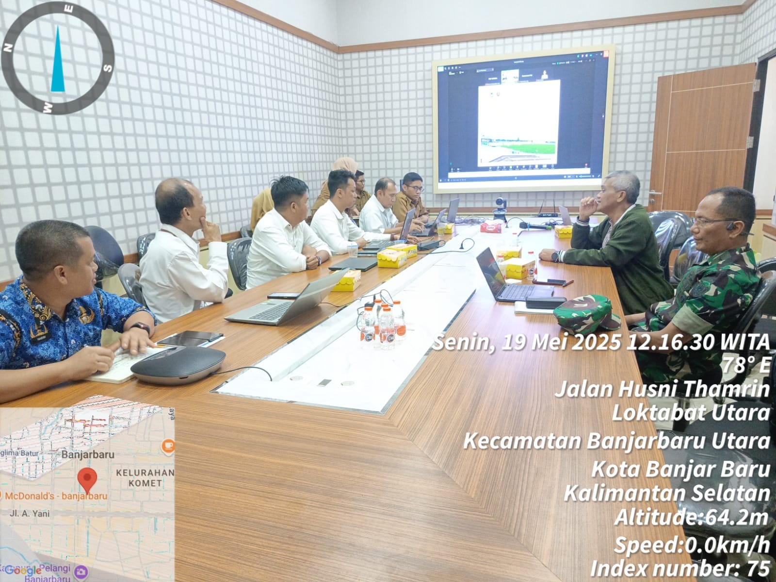 Direktur Pemetaan Tinjau Hasil SID Cetak Sawah dalam Rapat di Banjarbaru