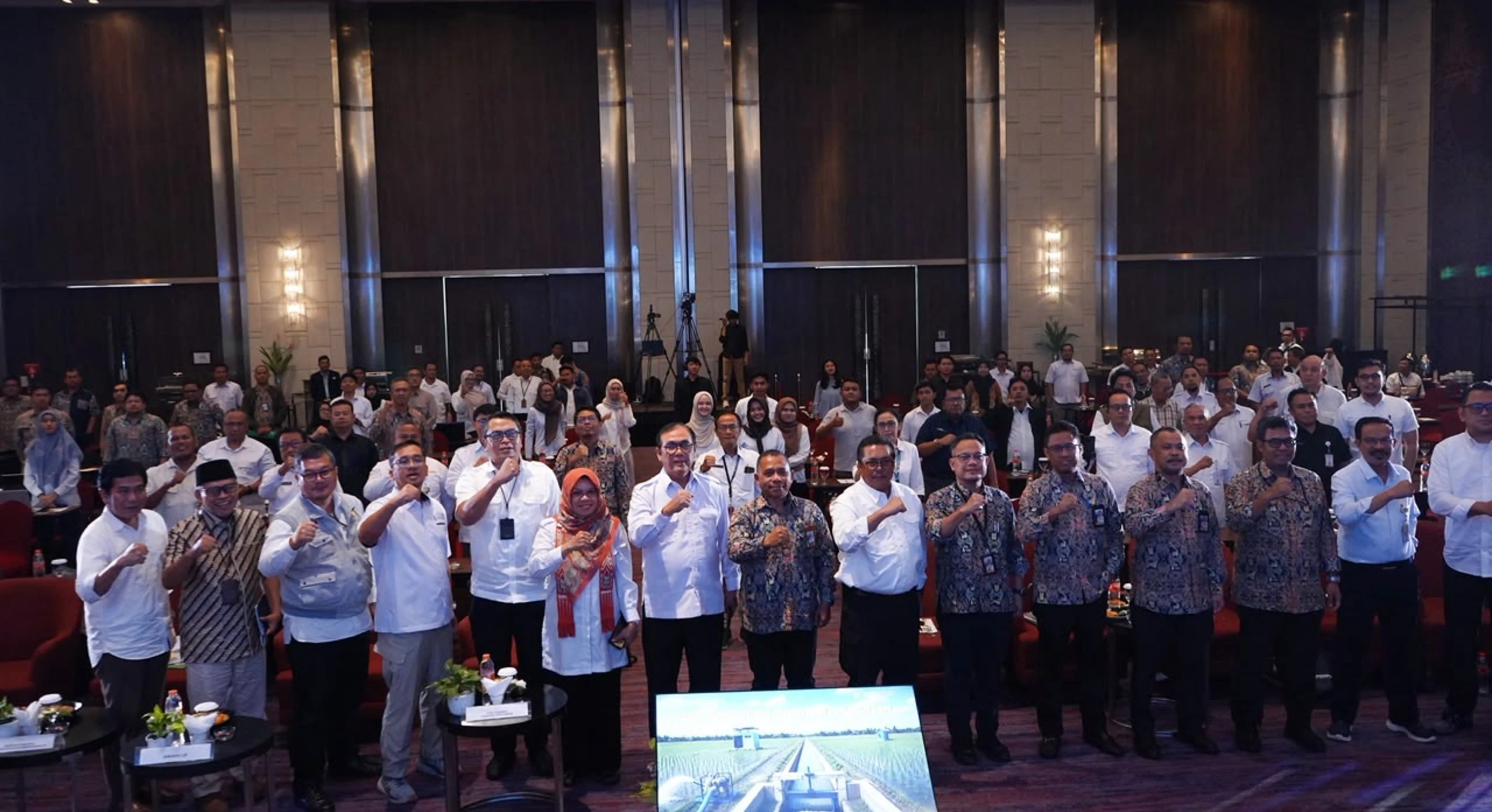 Antisipasi Dampak Kemarau, Kementan Amankan Produksi Padi di Karawang Lewat Bantuan Irigasi