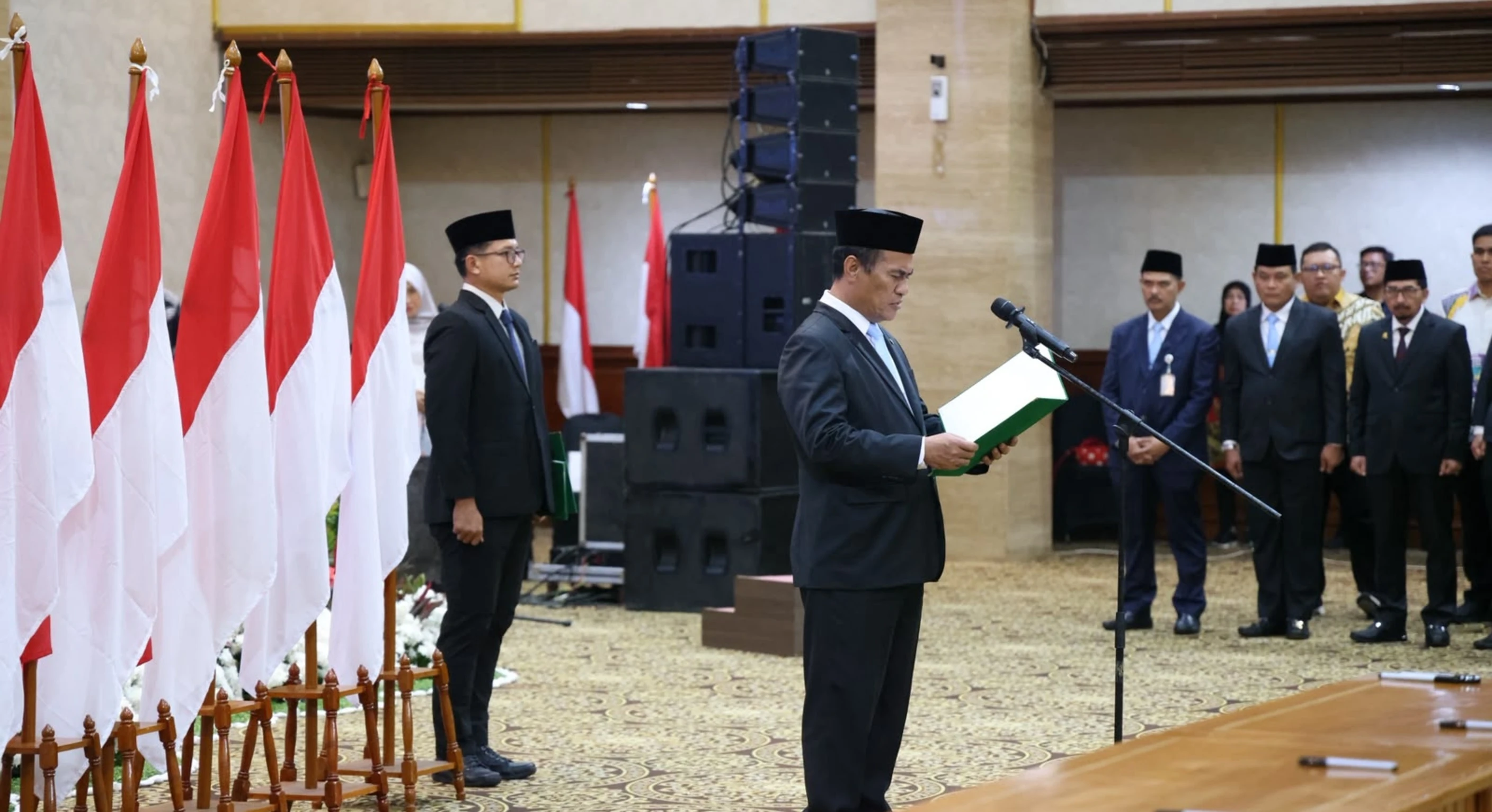 Lantik Puluhan Pejabat Kementan, Mentan Amran Tegas: Jangan KKN, Tingkatkan Kinerja